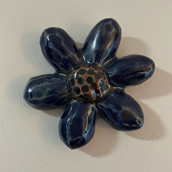 NEW Handmade Ceramic Flower Wall Art in Blue & Brown - Picture 4 of 6